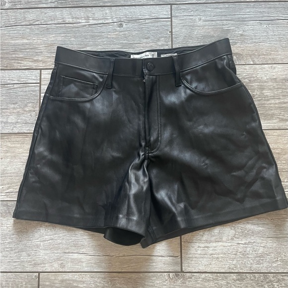 Abercrombie and fitch The Dad Short high rise vegan leather - Picture 3 of 5